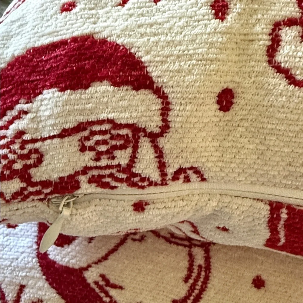 🎅🏻Isaac Mizrahi Christmas Santa set of two decorative pillows 🎅🏻